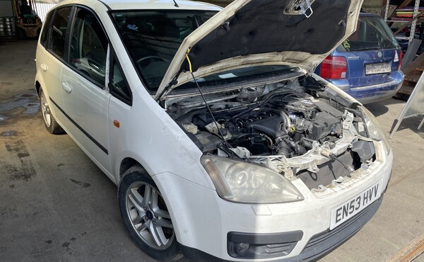Ford C-Max na náhradní díly 