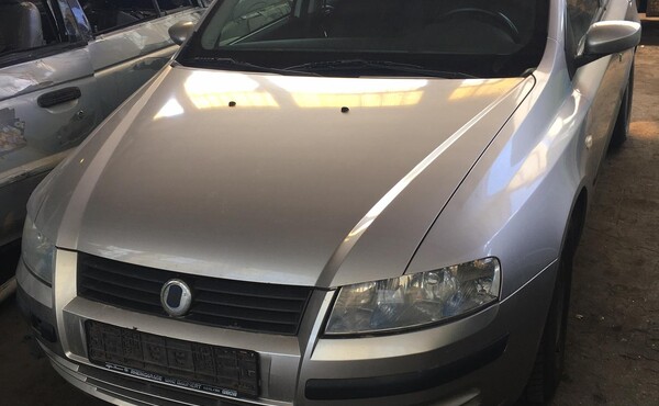 Fiat Stilo na náhradní díly